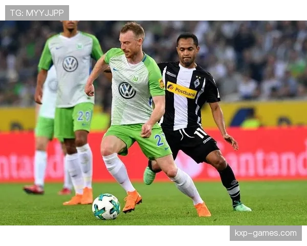 多特防线持续不稳:稳定性问题对球队争冠走势形成制约 多特防线持续不稳:稳定性问题对球队争冠走势形成制约