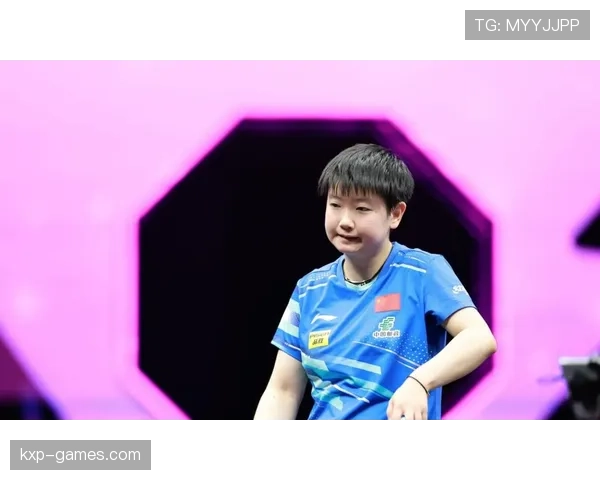 马琳这训练完直接瘫沙发上啃鸡腿的样子，谁还记得他当年打球多狠？